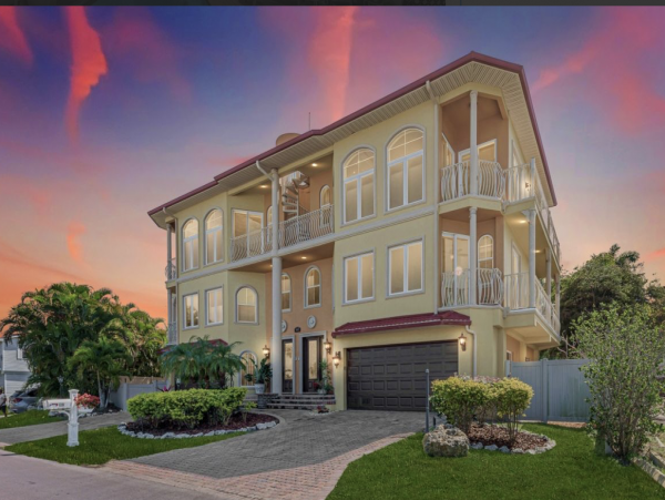 Luxury Anna Maria Island Vacation Home Sleeps 8